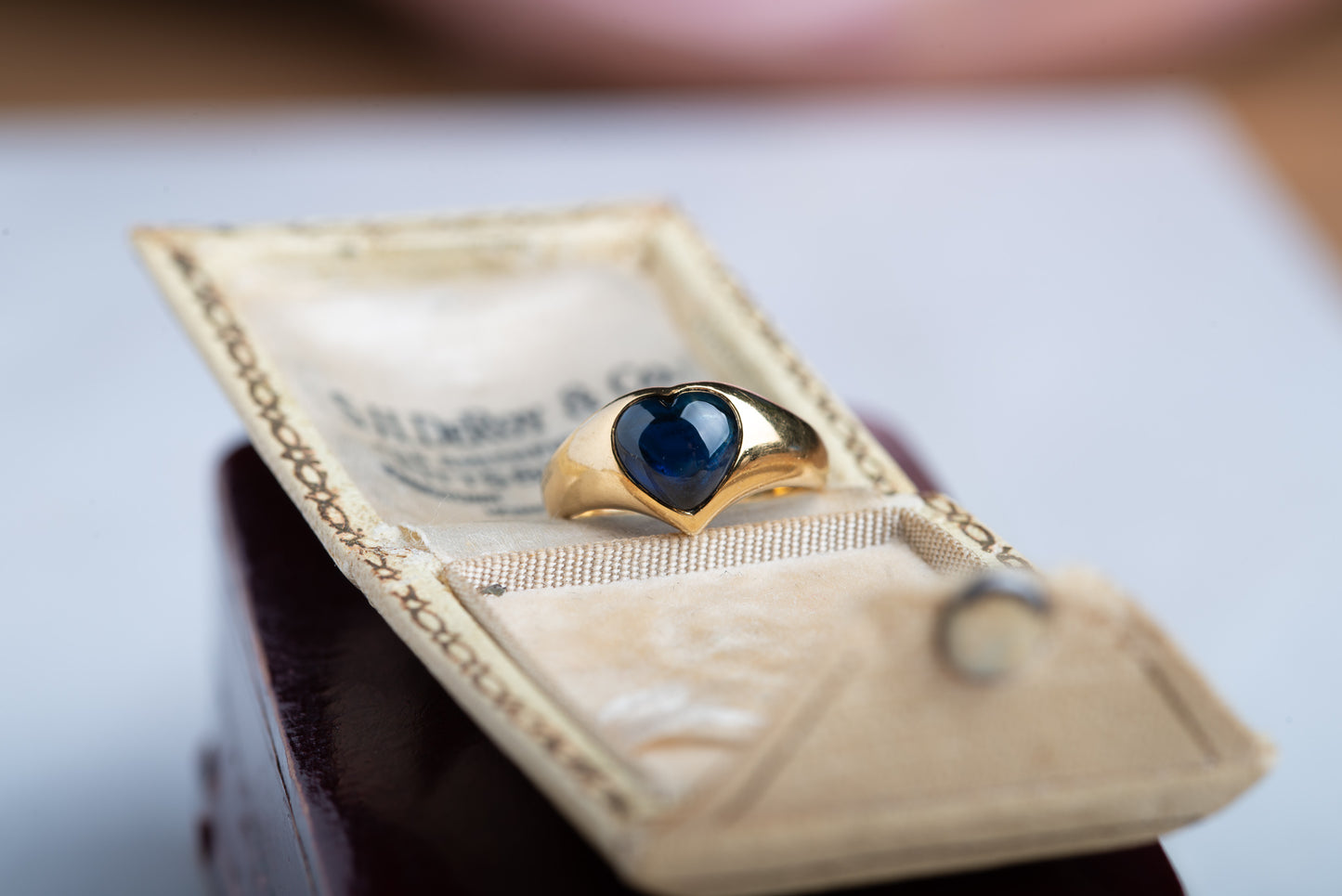1900's Sapphire Cabochon Ring in 18K Gold