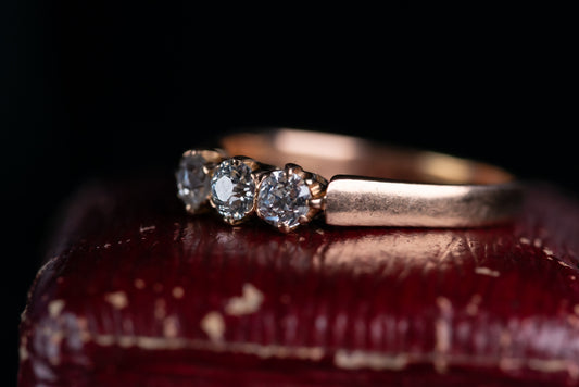 Antique Rosegold Diamond Trilogy Ring