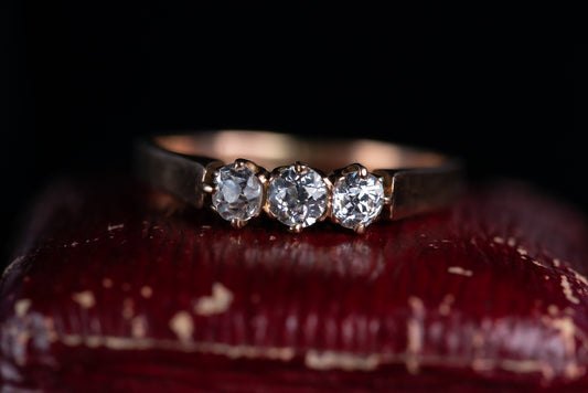 Antique Rosegold Diamond Trilogy Ring