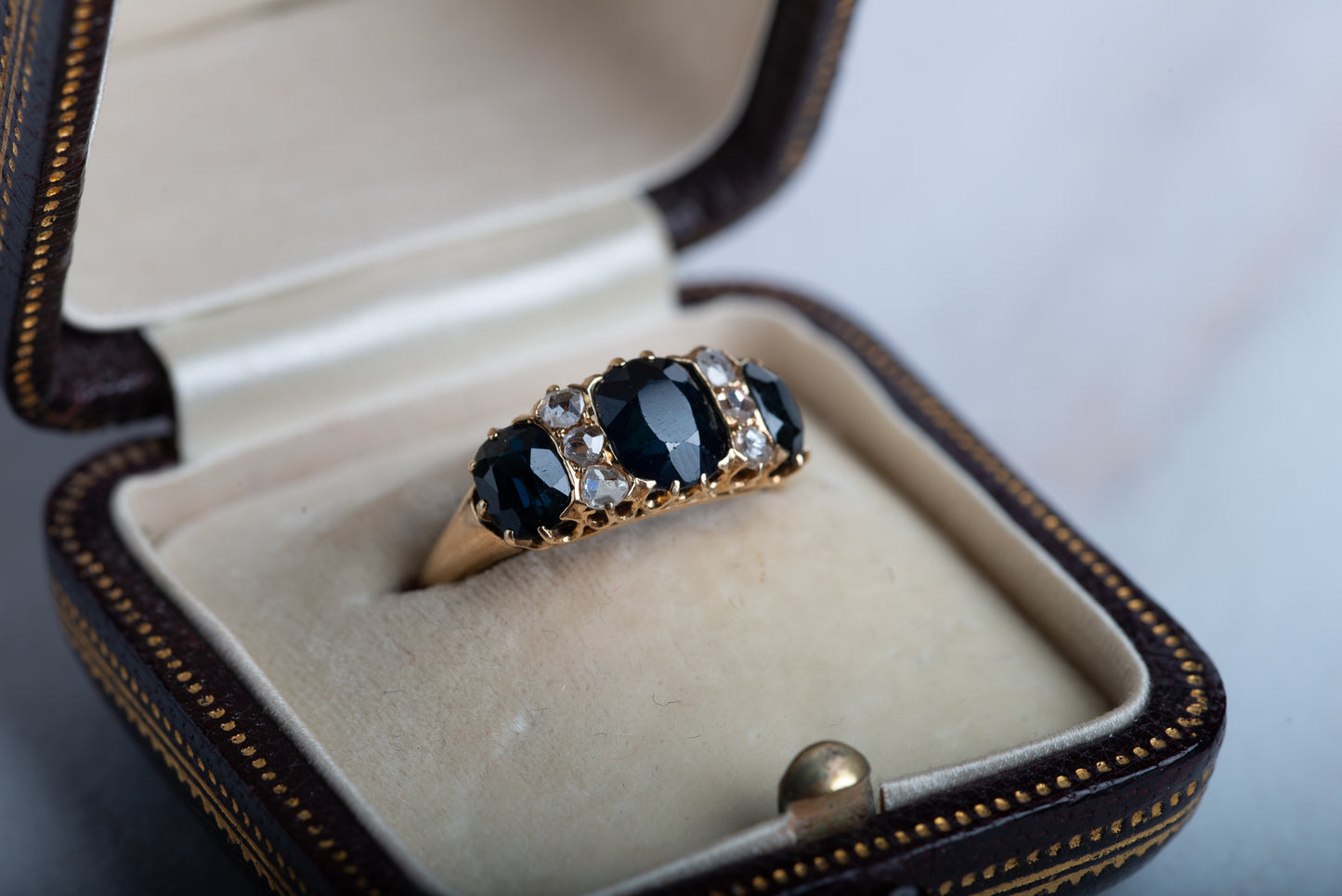 1900’s Antique 2.75ct Sapphire & Diamond Ring